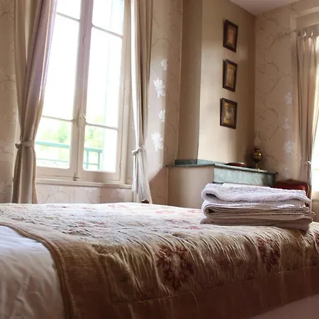 Maison Esmeralda D'hotes Et 3* Biert