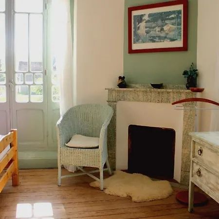 Maison Esmeralda D'hotes Et Biert