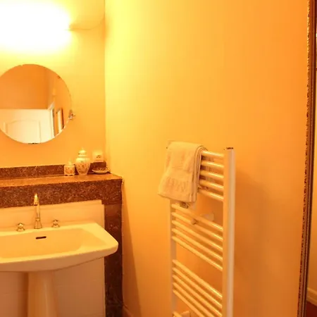 فندق مبيت وإفطار Maison Esmeralda D'hotes Et