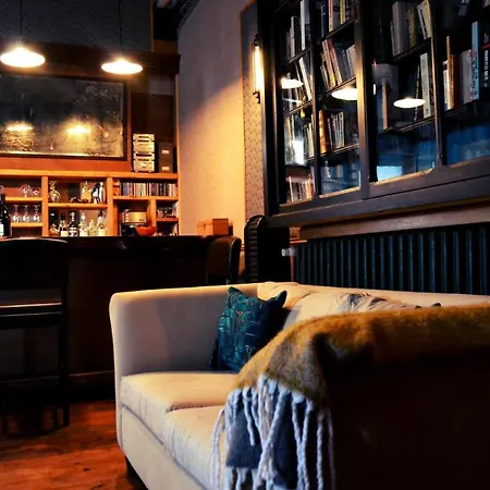 Bed & Breakfast Maison Esmeralda D'hotes Et Biert