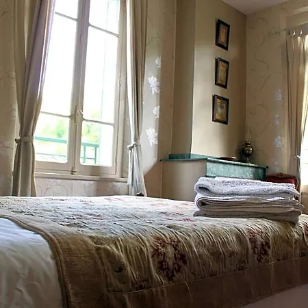 Maison Esmeralda D'hotes Et Nocleg ze śniadaniem Biert